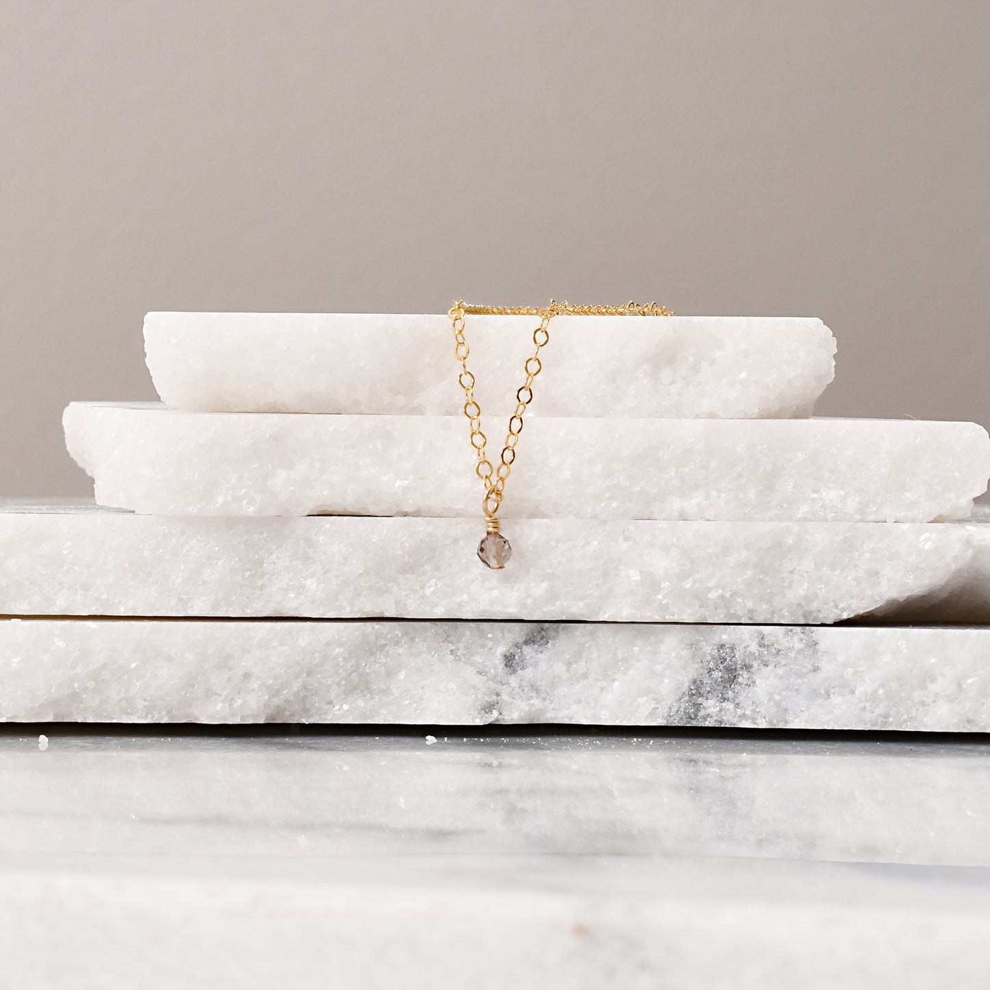 Small Pendant Necklace Gold
