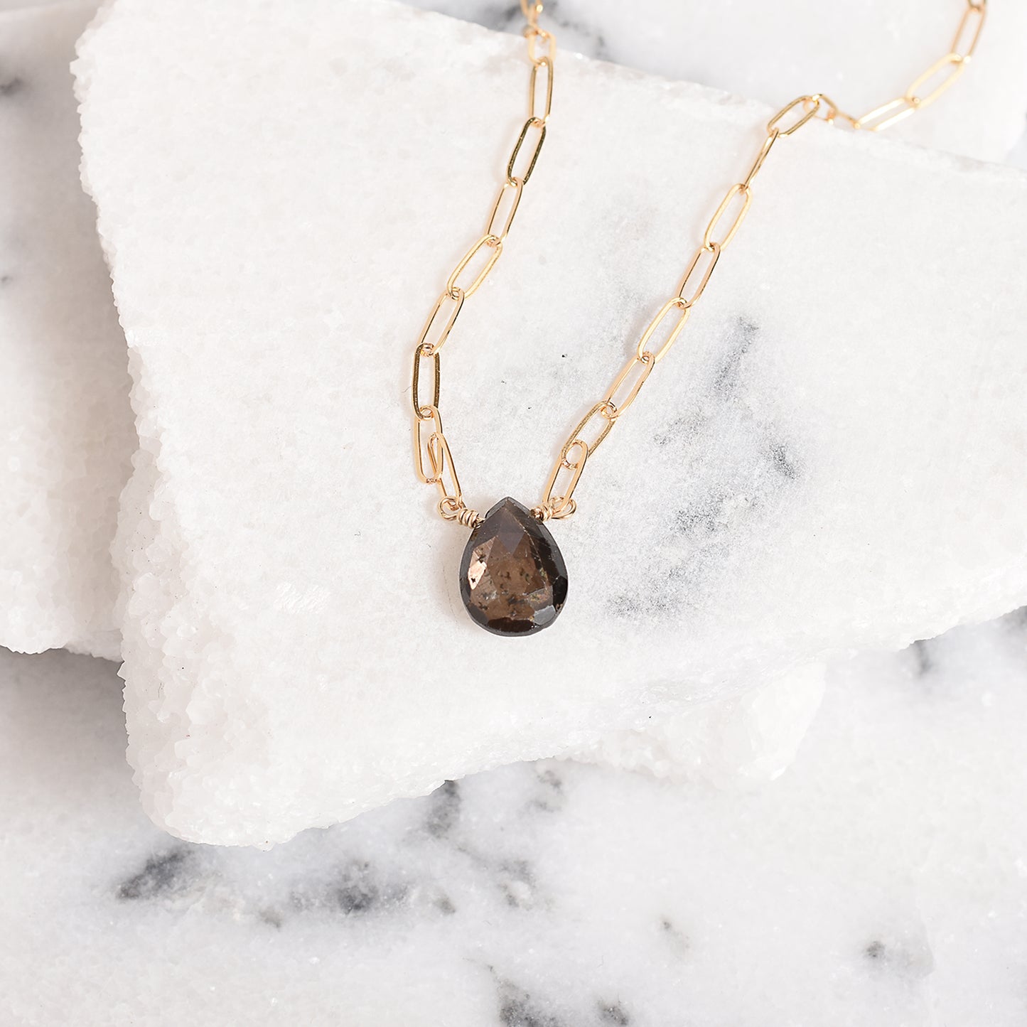 Golden Sheen Sapphire Pendant Necklace