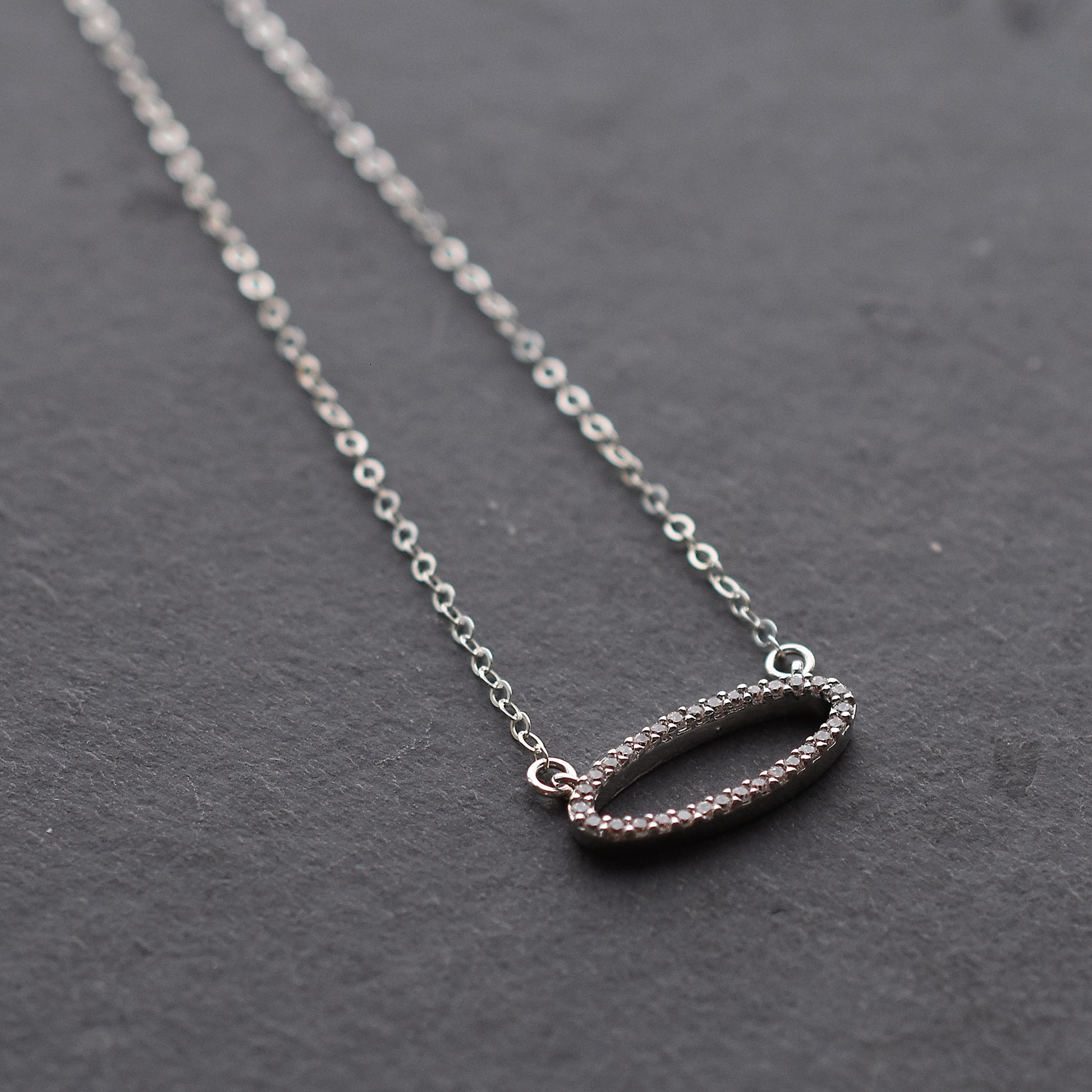 Short Silver Oval Necklace 