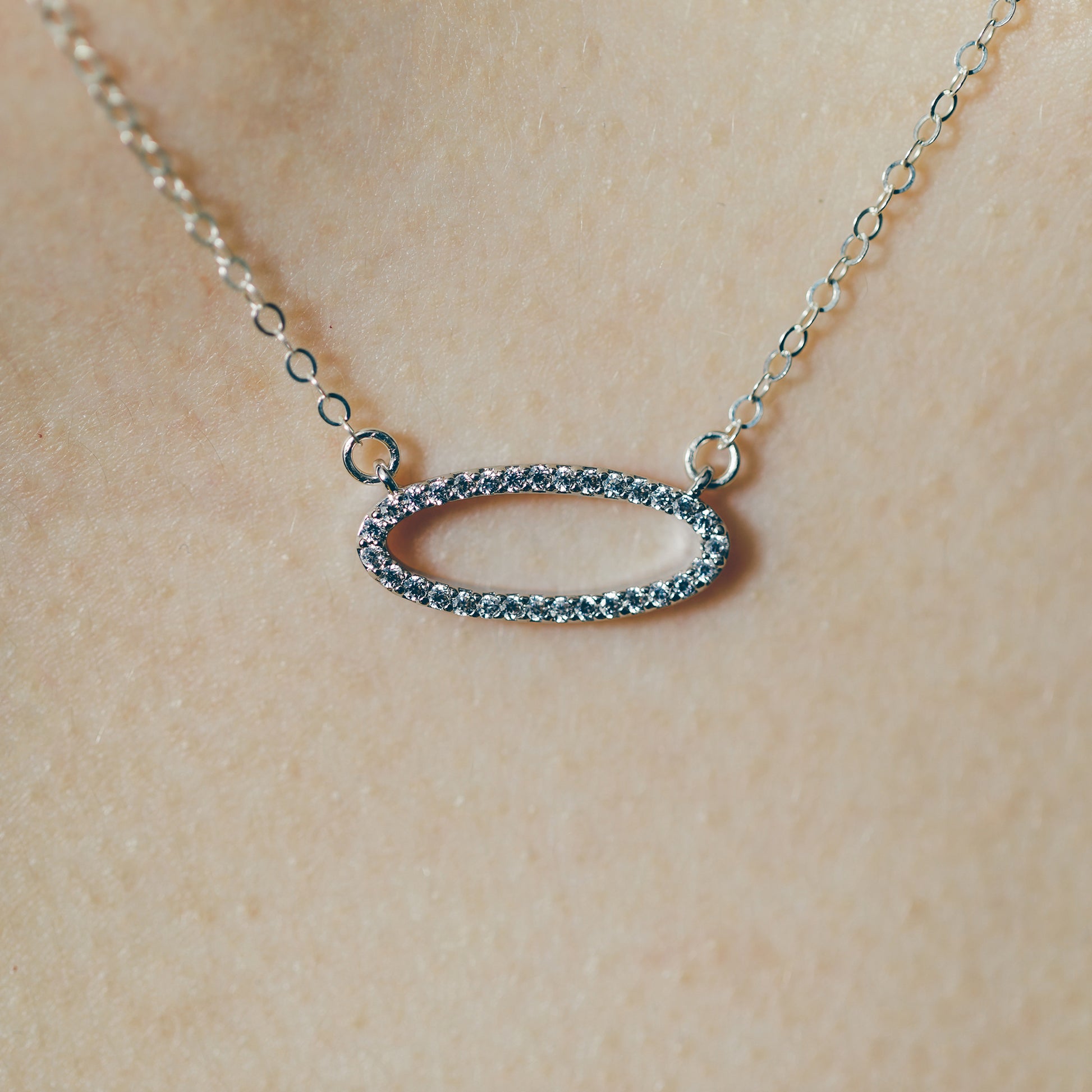 Sparkly Silver Oval Necklace 
